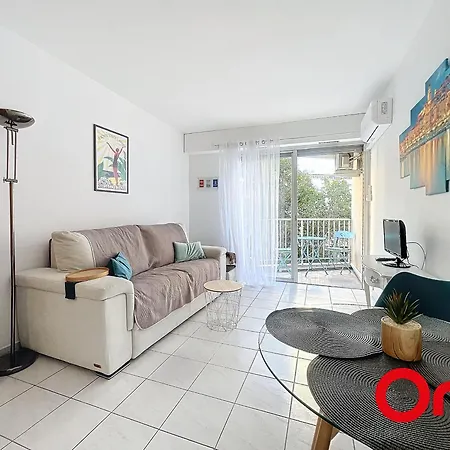 à Avec Climatisation Et Parking Privé - Fr-1-647-52 * Mentone