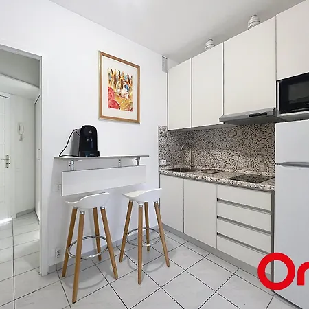 à Avec Climatisation Et Parking Privé - Fr-1-647-52 Appartement Menton